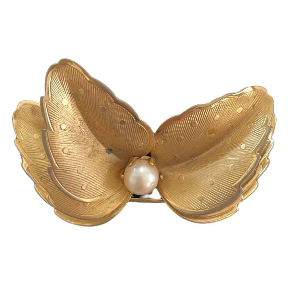 Vintage 1960s Gold Tone Pearl Petal Flower Brooch Floral Pin 2
